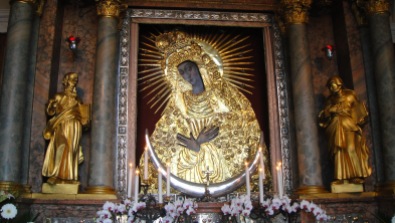 La venerata icona della Santa Madre di Dio alla Porta dell'Alba
